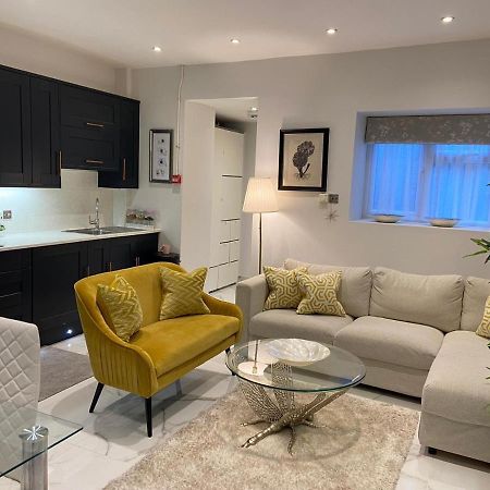 Apartament Elegant 2 Bed Flat In Chiswick Londyn Zewnętrze zdjęcie