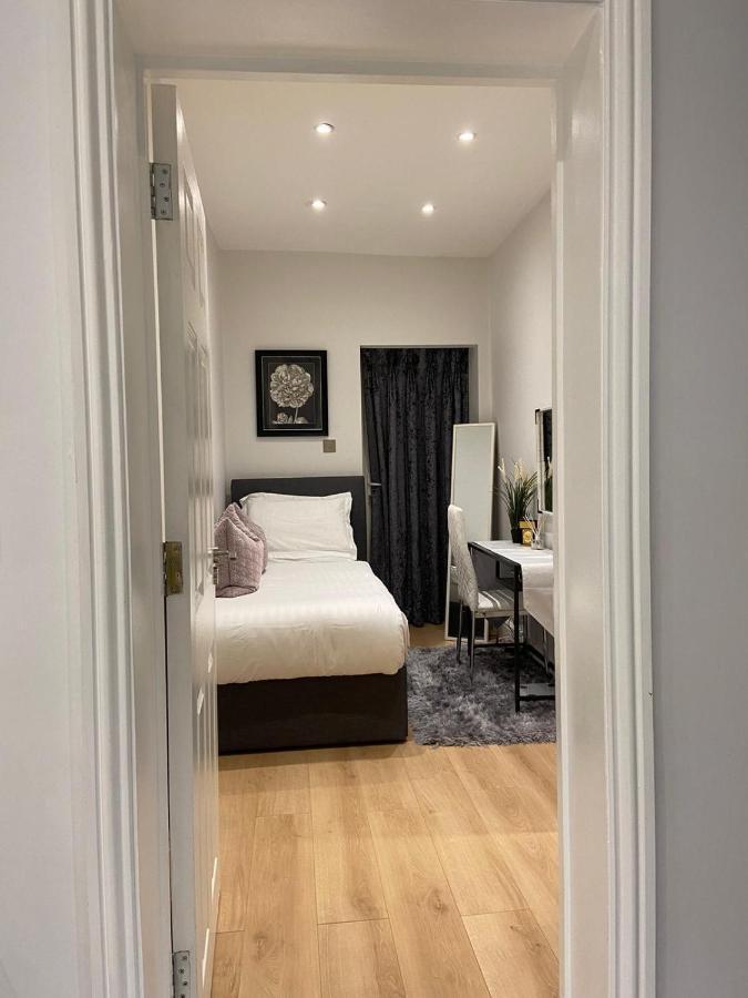 Apartament Elegant 2 Bed Flat In Chiswick Londyn Zewnętrze zdjęcie