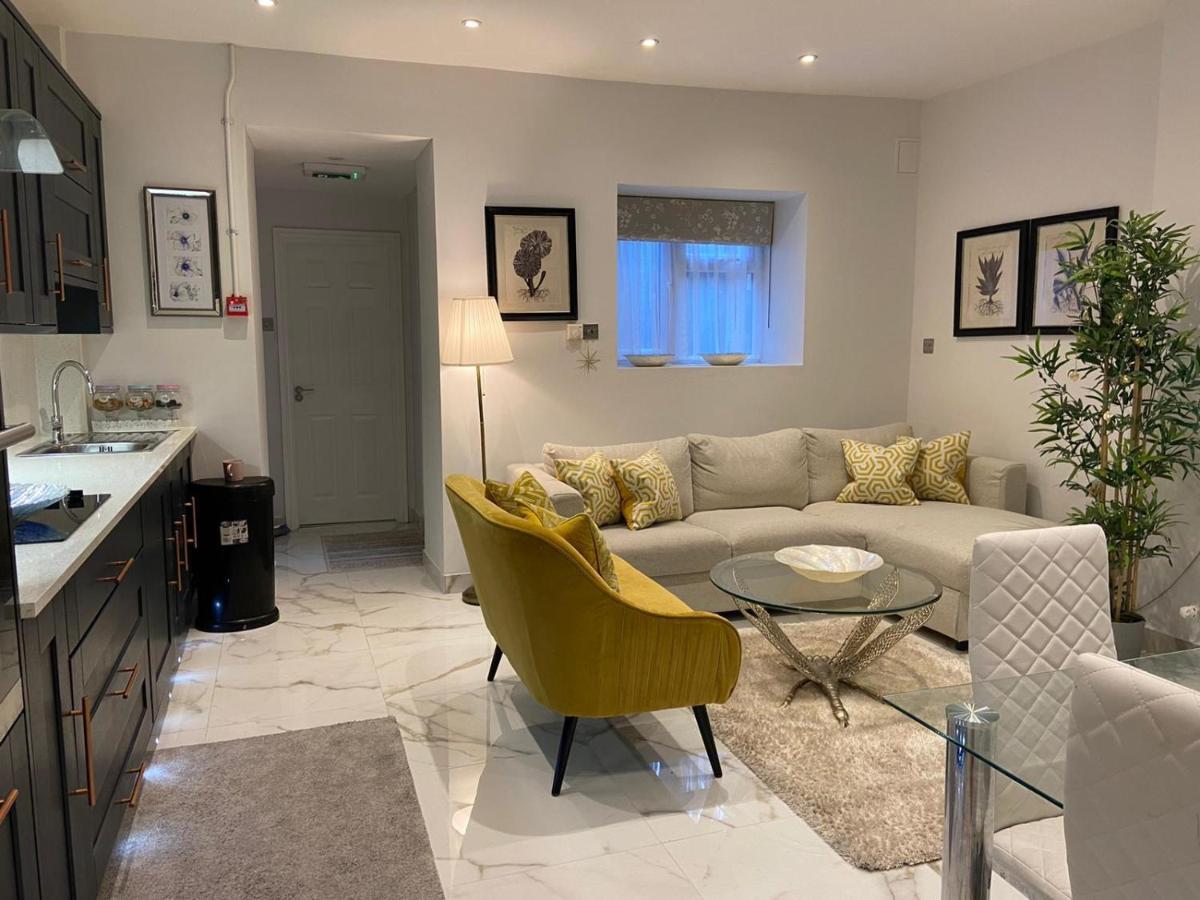 Apartament Elegant 2 Bed Flat In Chiswick Londyn Zewnętrze zdjęcie